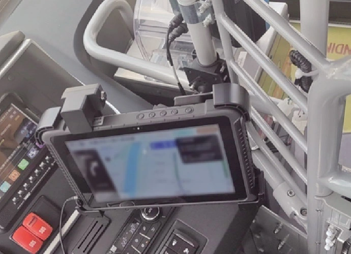 EM-Q16 견고한 태블릿, 스마트 버스의 원 스톱 건설 달성